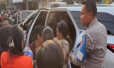 Tindakan-Humanis-Polantas-Pengawal-Gubernur-Jatim-Tolong-Ibu-Akan-Melahirkan-di-Jalan